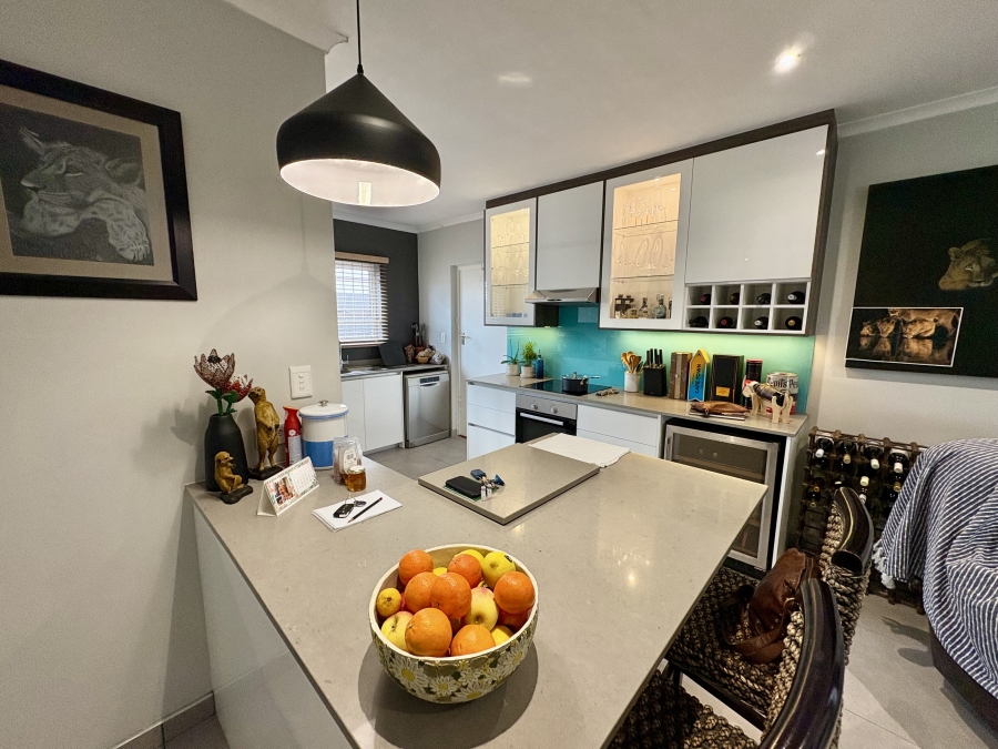 3 Bedroom Property for Sale in Sunningdale Western Cape